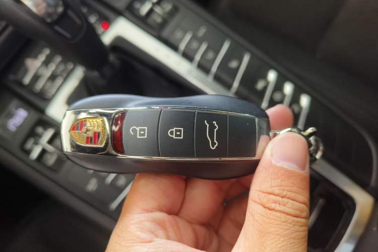 Used Porsche Macan 2021 Macan 2.0T Vehicle Key