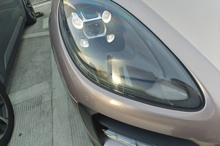 Used Porsche Macan 2021 Macan 2.0T Right Front Headlight