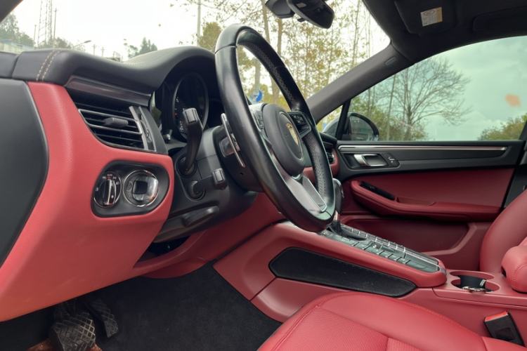 Used Porsche Macan 2021 Macan 2.0T Steering Wheel