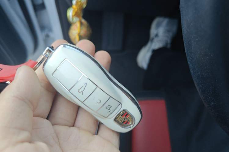 Used Porsche Macan 2021 Macan 2.0T Vehicle Key