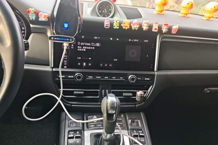 Used Porsche Macan 2021 Macan 2.0T Audio And AC Panel