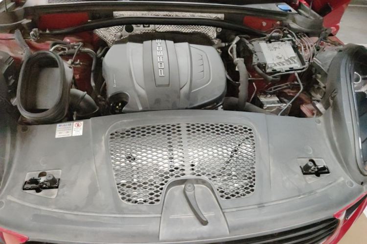Used Porsche Macan 2021 Macan 2.0T Engine Bay