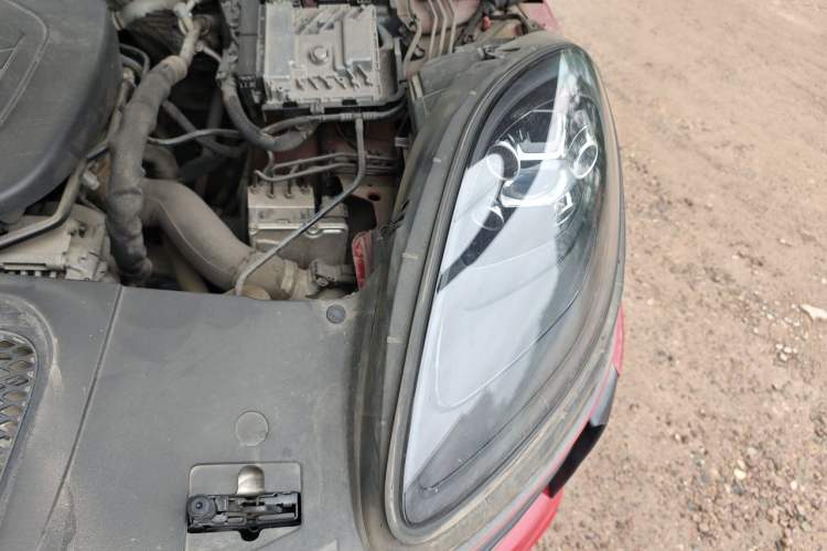 Used Porsche Macan 2021 Macan 2.0T Engine Bay Left