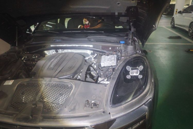 Used Porsche Macan 2021 Macan 2.0T Engine Bay Left