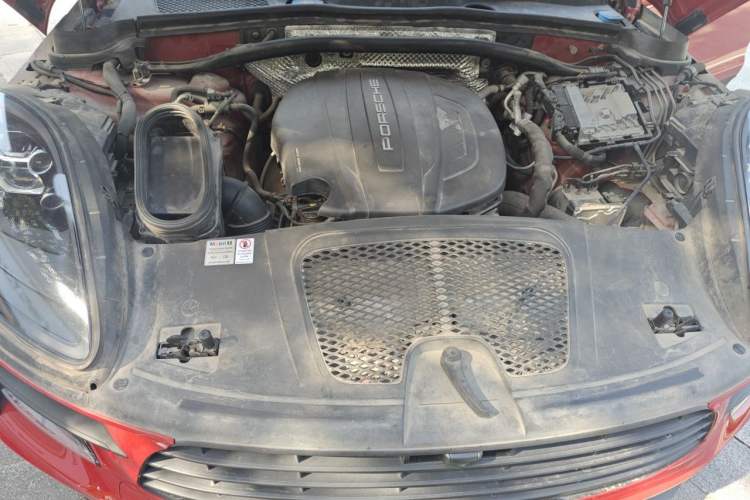 Used Porsche Macan 2021 Macan 2.0T Engine Bay