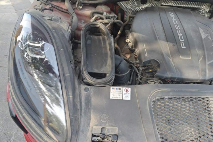 Used Porsche Macan 2021 Macan 2.0T Engine Bay Right