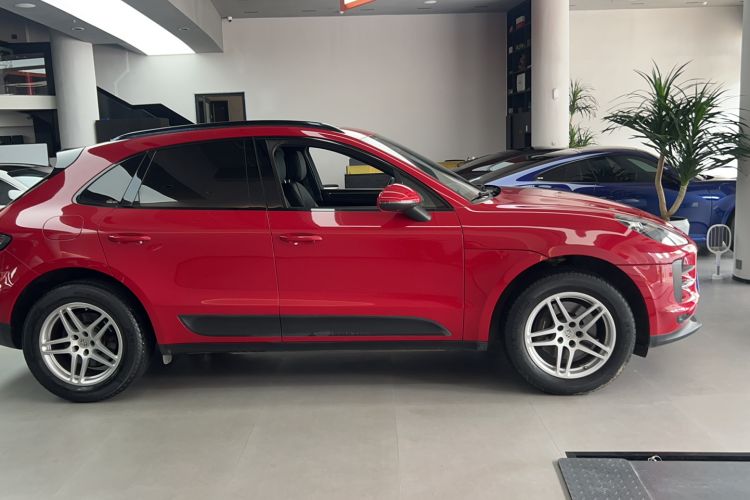Used Porsche Macan 2021 Macan 2.0T Exterior 2
