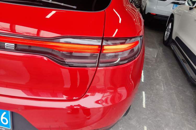 Used Porsche Macan 2021 Macan 2.0T Exterior 3