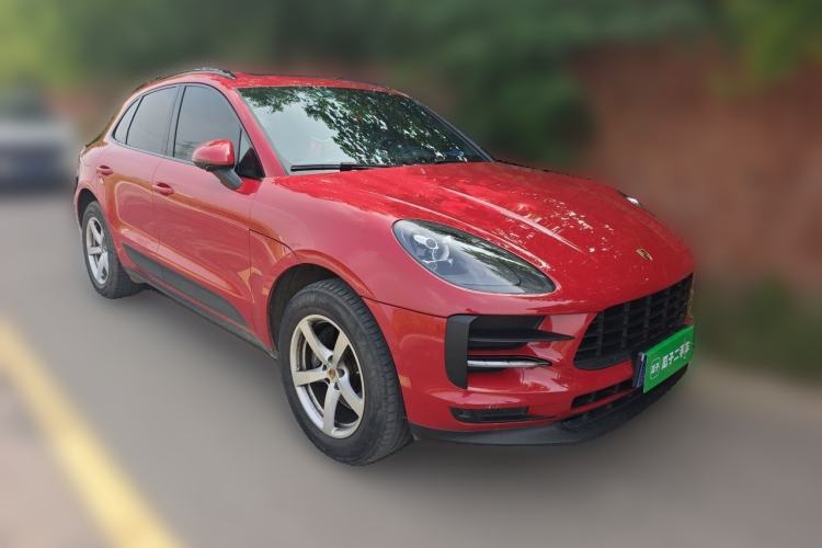 Used Porsche Macan 2021 Macan 2.0T Front Right 45 Deg