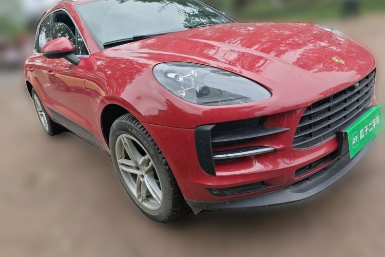 Used Porsche Macan 2021 Macan 2.0T Front Right 45 Deg