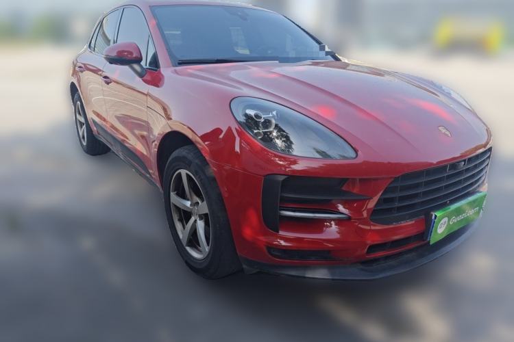 Used Porsche Macan 2021 Macan 2.0T Front Right 45 Deg
