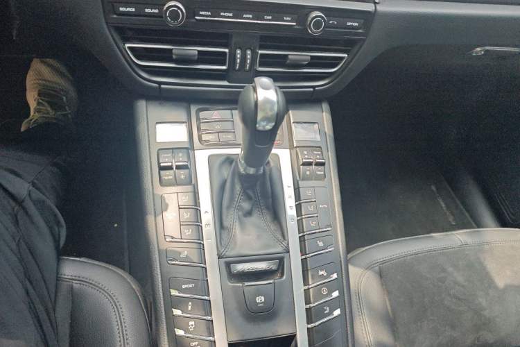 Used Porsche Macan 2021 Macan 2.0T Gear Lever