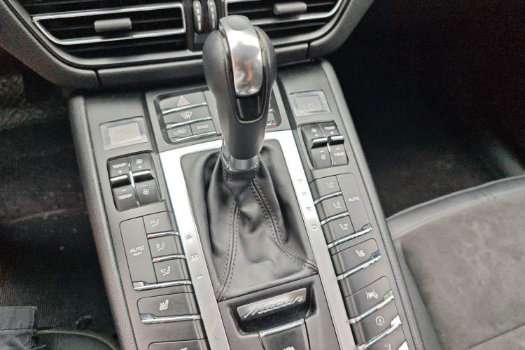Used Porsche Macan 2021 Macan 2.0T Gear Lever
