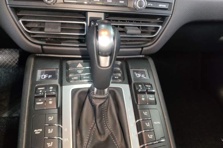 Used Porsche Macan 2021 Macan 2.0T Gear Lever
