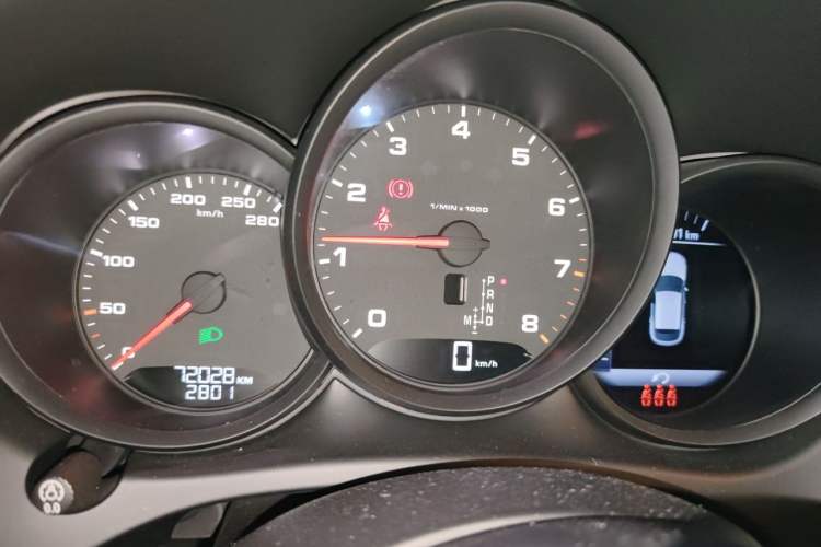 Used Porsche Macan 2021 Macan 2.0T Instrument Cluster