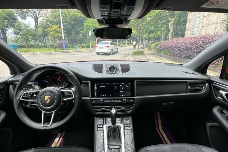 Used Porsche Macan 2021 Macan 2.0T Interior 1