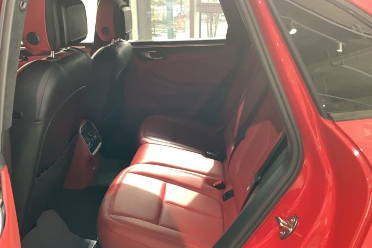 Used Porsche Macan 2021 Macan 2.0T Interior 1