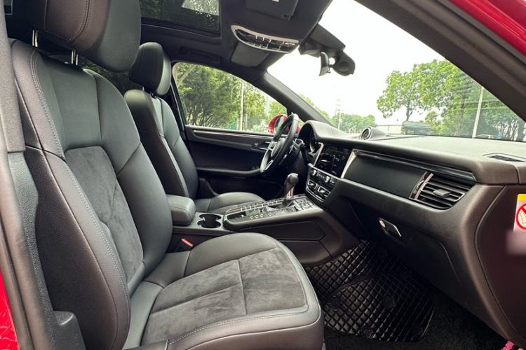 Used Porsche Macan 2021 Macan 2.0T Interior 9