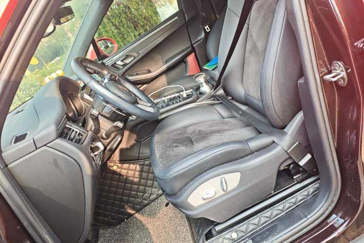 Used Porsche Macan 2021 Macan 2.0T Left Front Seat