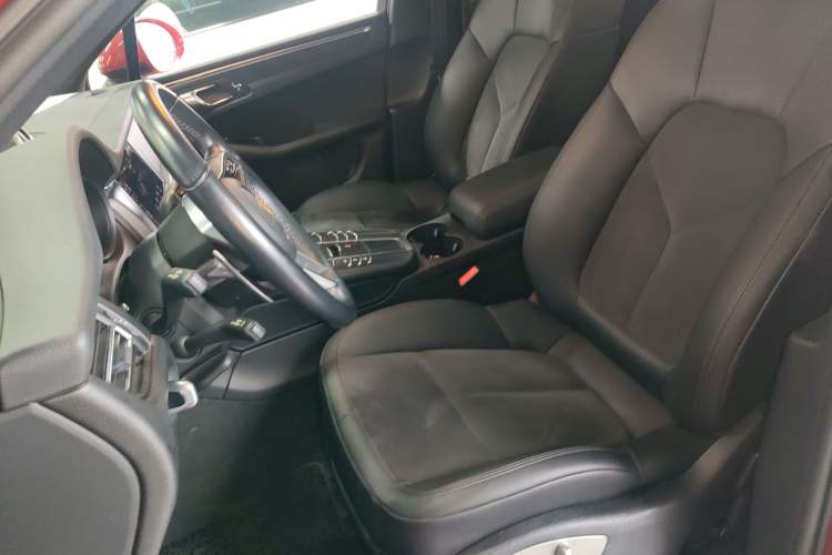 Used Porsche Macan 2021 Macan 2.0T Left Front Seat
