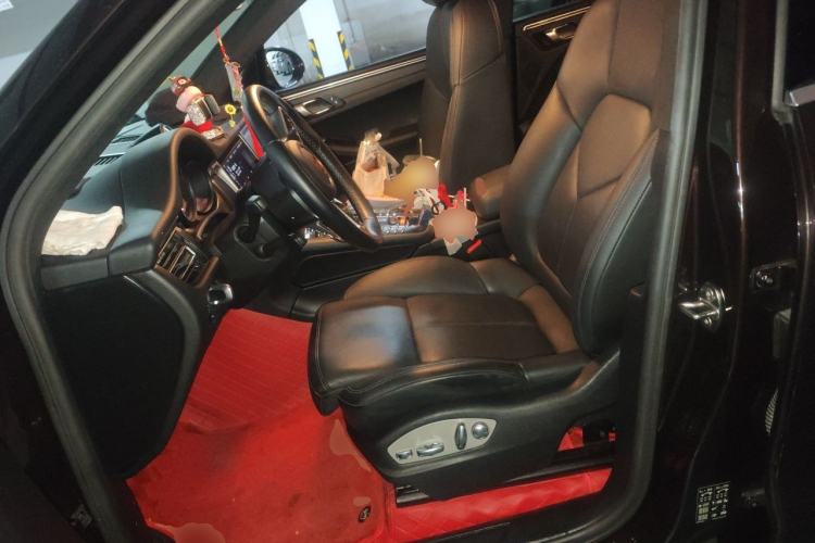 Used Porsche Macan 2021 Macan 2.0T Left Front Seat