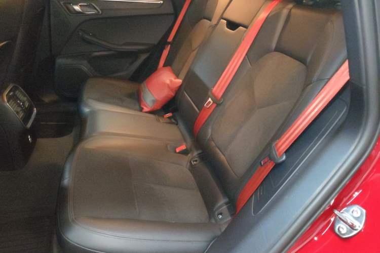 Used Porsche Macan 2021 Macan 2.0T Left Rear Seat