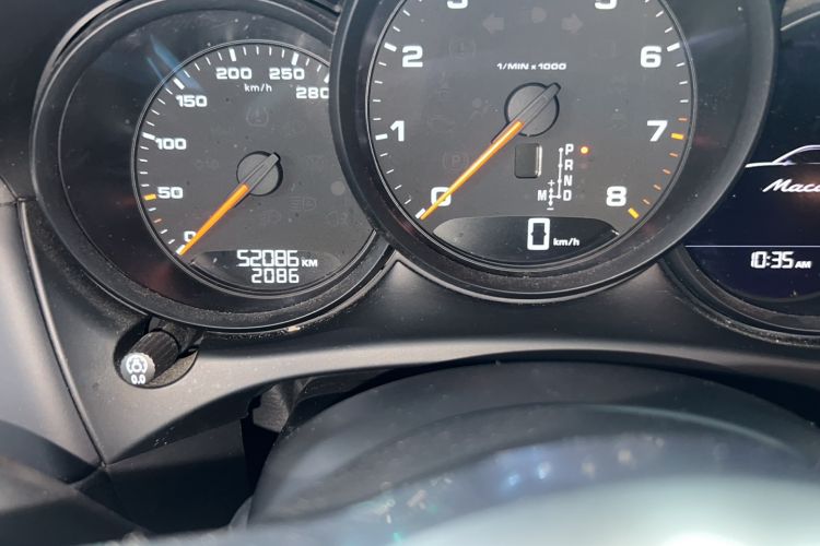 Used Porsche Macan 2021 Macan 2.0T Odometer Close Up