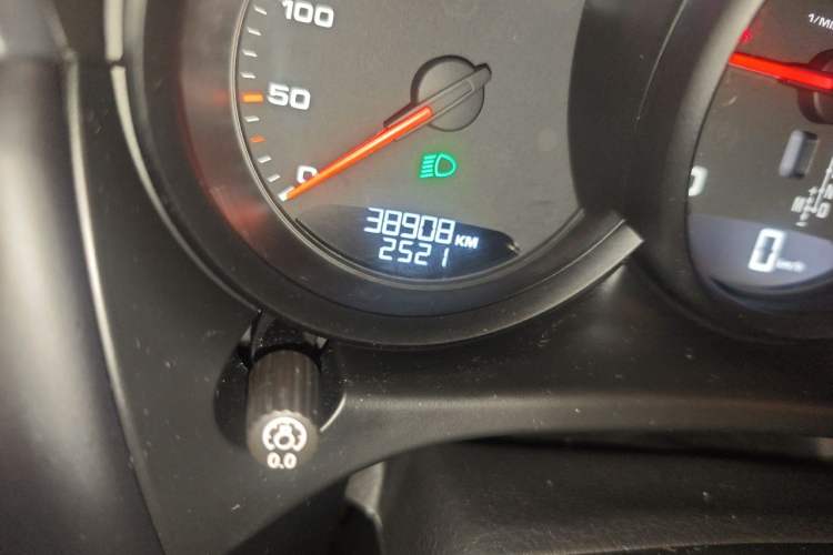 Used Porsche Macan 2021 Macan 2.0T Odometer Close Up