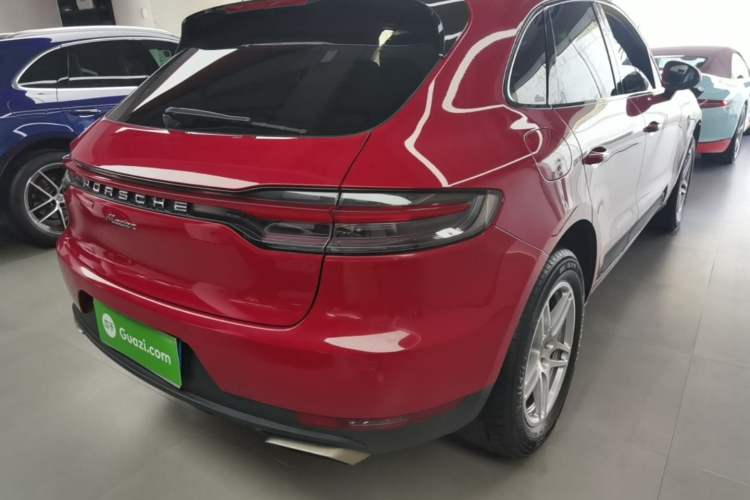 Used Porsche Macan 2021 Macan 2.0T Rear Right 45 Deg