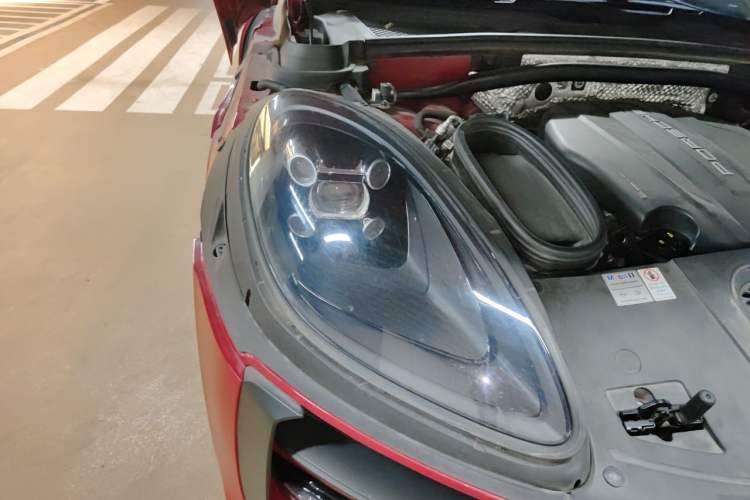 Used Porsche Macan 2021 Macan 2.0T Right Front Headlight