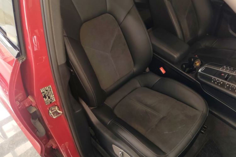Used Porsche Macan 2021 Macan 2.0T Right Front Seat