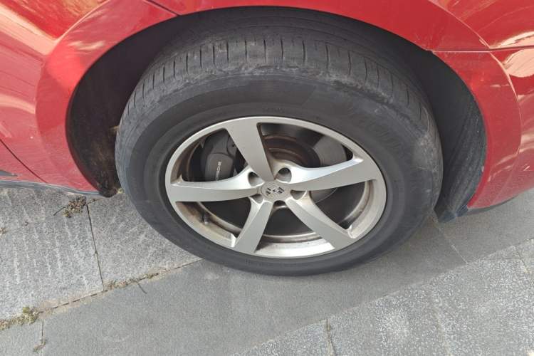 Used Porsche Macan 2021 Macan 2.0T Right Front Wheel Hub