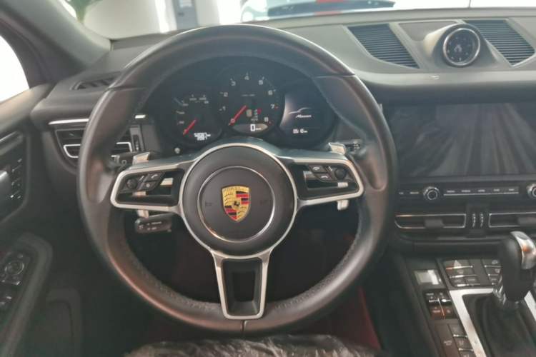 Used Porsche Macan 2021 Macan 2.0T Steering Wheel