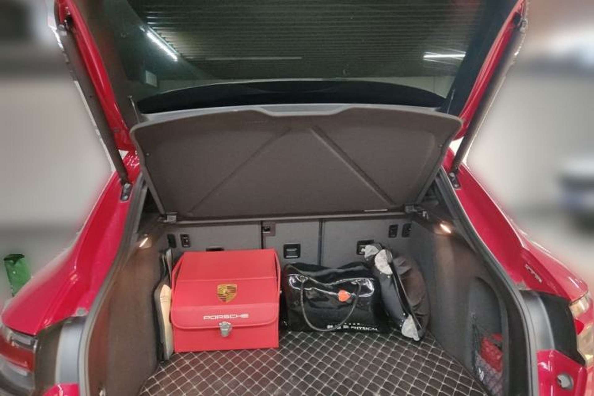 Used Porsche Macan 2021 Macan 2.0T Trunk