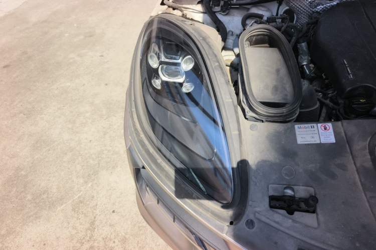 Used Porsche Macan 2021 Macan 2.0T Right Front Headlight