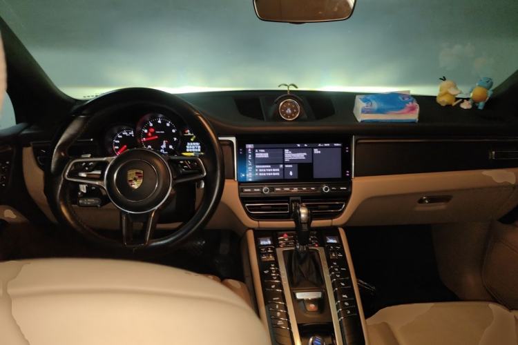 Used Porsche Macan 2021 Macan 2.0T Center Console