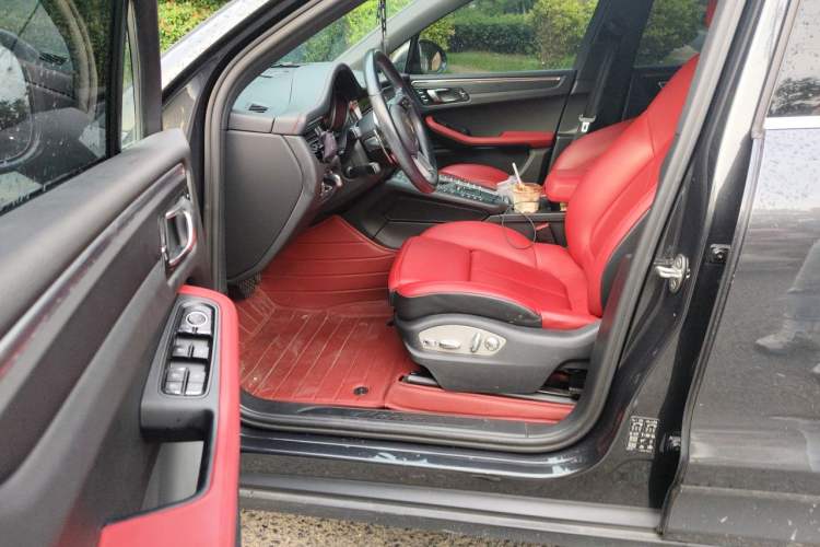 Used Porsche Macan 2021 Macan 2.0T Driver Seat