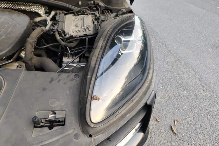 Used Porsche Macan 2021 Macan 2.0T Engine Bay Left