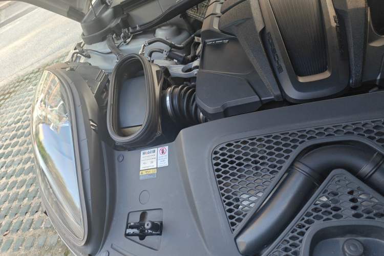 Used Porsche Macan 2021 Macan S 3.0T Engine Bay Right