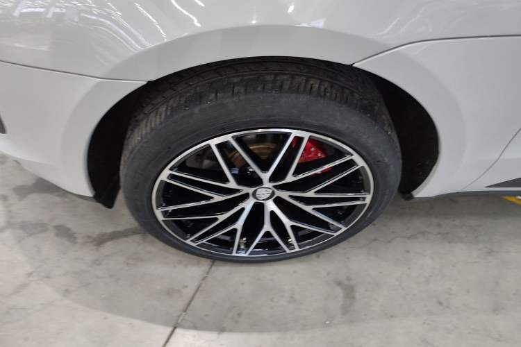 Used Porsche Macan 2021 Macan 2.0T Exterior 4
