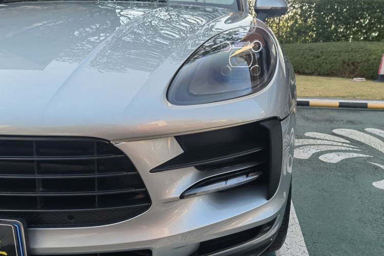Used Porsche Macan 2021 Macan 2.0T Exterior 8