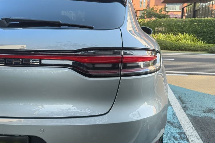 Used Porsche Macan 2021 Macan 2.0T Exterior 9