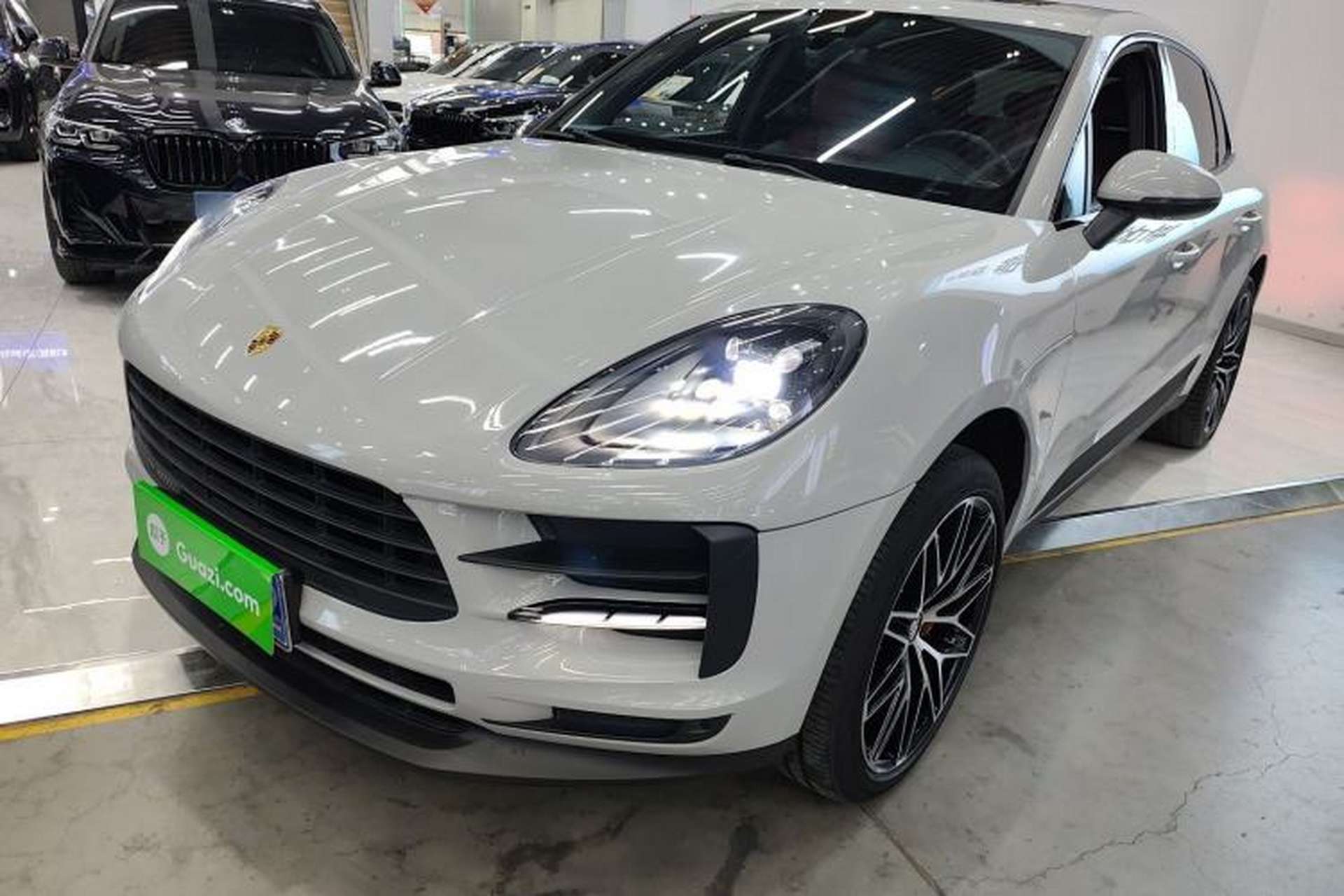 Used Porsche Macan 2021 Macan 2.0T Front Left 45 Deg