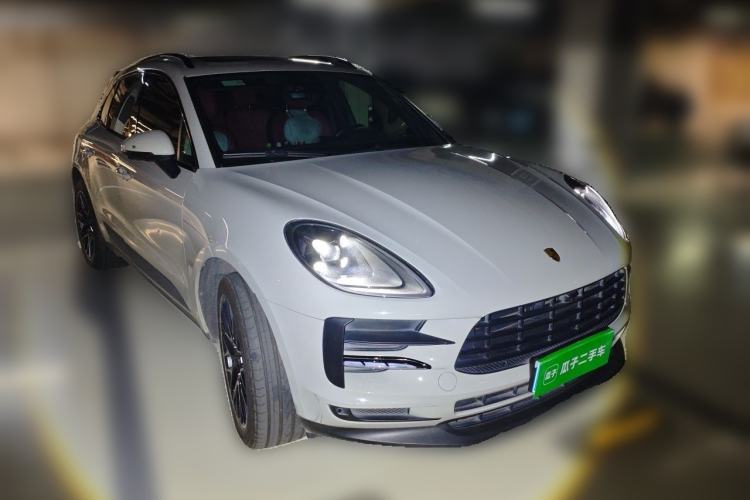 Used Porsche Macan 2021 Macan 2.0T Front Right 45 Deg