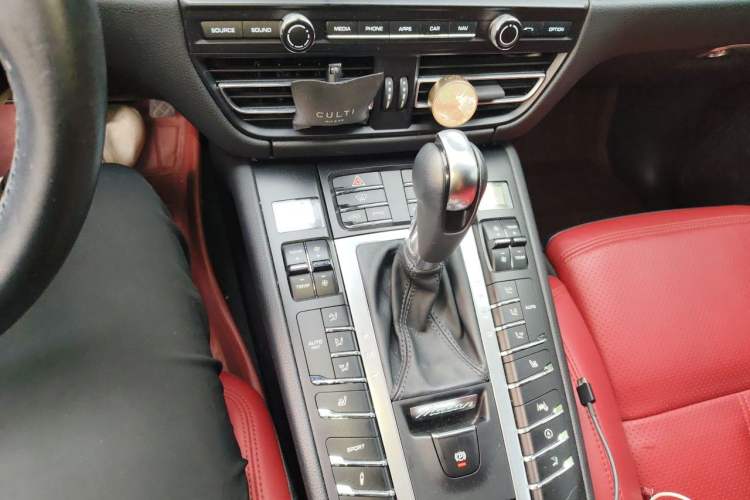 Used Porsche Macan 2021 Macan 2.0T Gear Lever