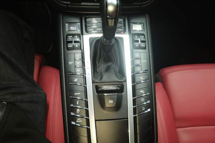 Used Porsche Macan 2021 Macan 2.0T Gear Lever