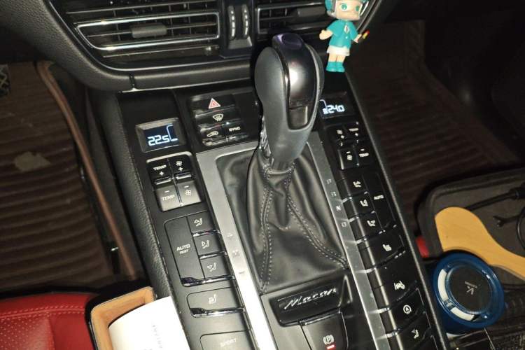 Used Porsche Macan 2021 Macan 2.0T Gear Lever