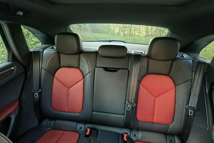 Used Porsche Macan 2021 Macan 2.0T Interior 4