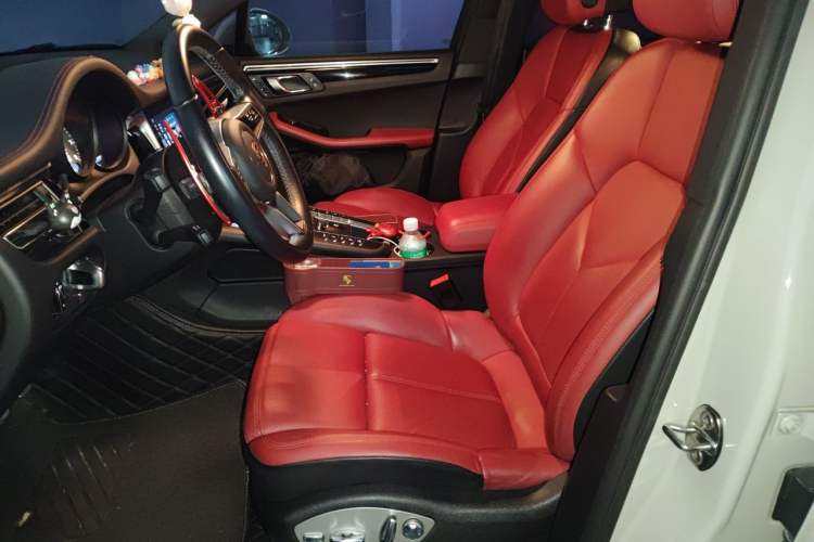 Used Porsche Macan 2021 Macan S 3.0T Left Front Seat