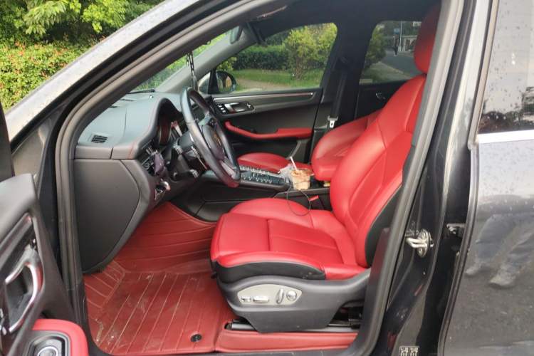 Used Porsche Macan 2021 Macan 2.0T Left Front Seat